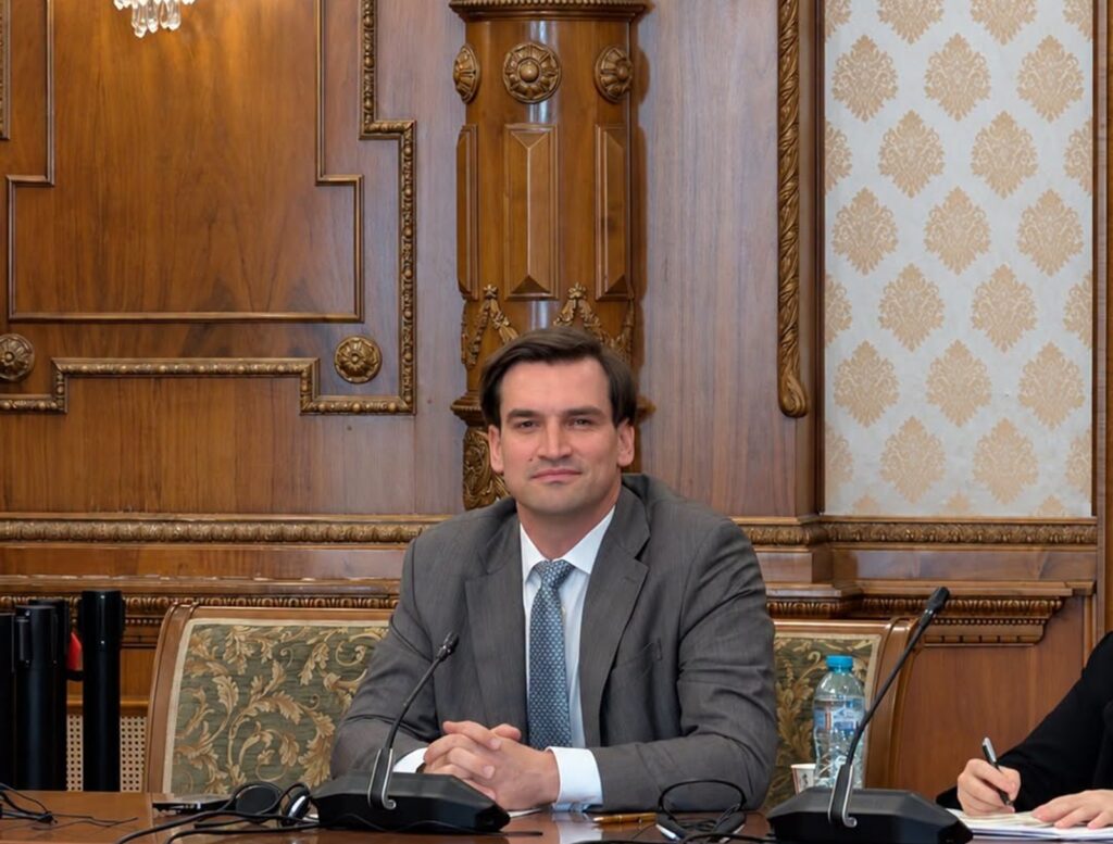 „Trei zile cu experții ONU”: ce vor învăța parlamentarii români despre riscurile și reglementarea inteligenței artificiale