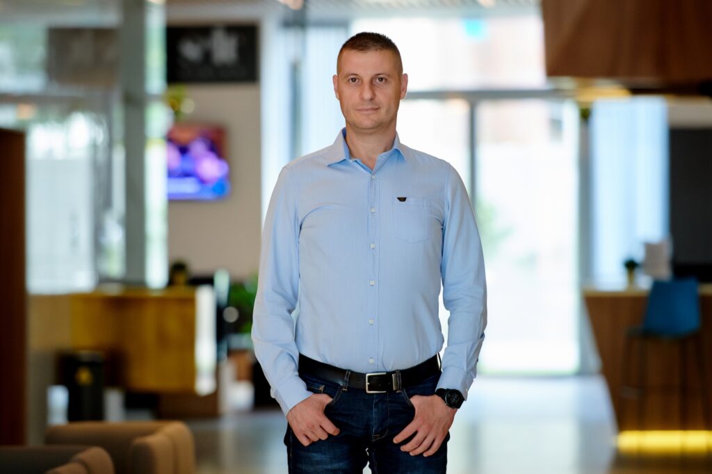 MerchantPro Compass: Primul trimestru cu dubla taxare a coletelor non-UE aduce +13% comenzi pe magazinele online locale. Fashion trece de la stagnare la +17%