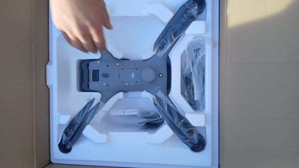 Drone de peste un milion de lei, fără documente de proveniență, descoperite într-o dubiță la Calafat