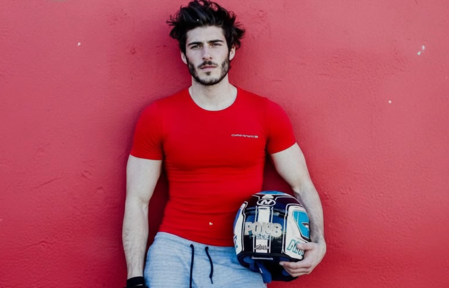 A avut faimă, bani și un viitor în motociclism. Povestea lui Axel Pons, pilotul care a renunțat la tot și a plecat desculț prin lume