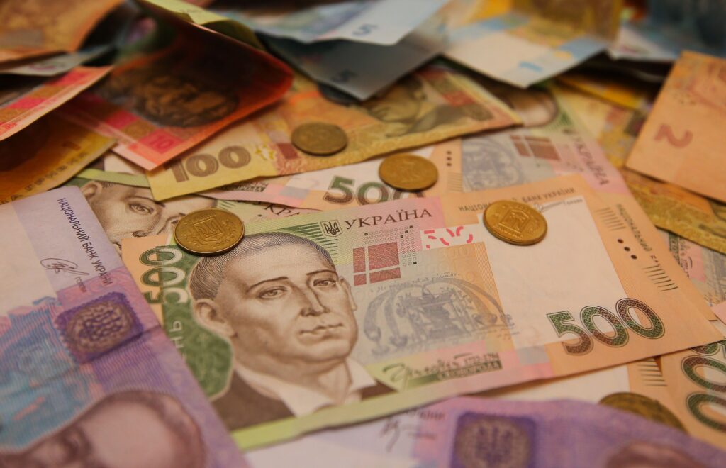 Moneda Ucrainei se prăbușește. Hrivna a ajuns la cel mai scăzut nivel din istorie