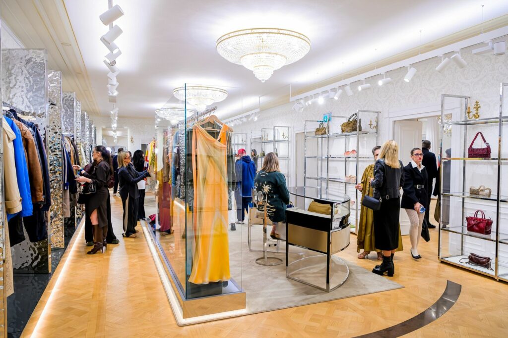 Showroom-ul MBBFW SS’27 a fost organizat la București, în cadrul Mercedes-Benz Fashion Week, ediția 2026