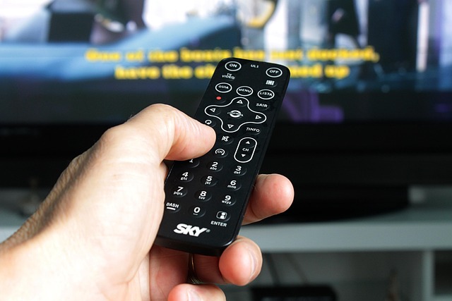 Cum masoara brandurile efectul reclamelor TV de Black Friday asupra vanzarilor online?