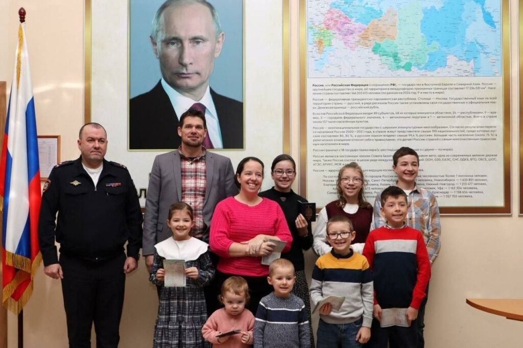 Ce a pățit un canadian care s-a mutat cu familia în Rusia pentru a scăpa de ideologia decadentă a Occidentului