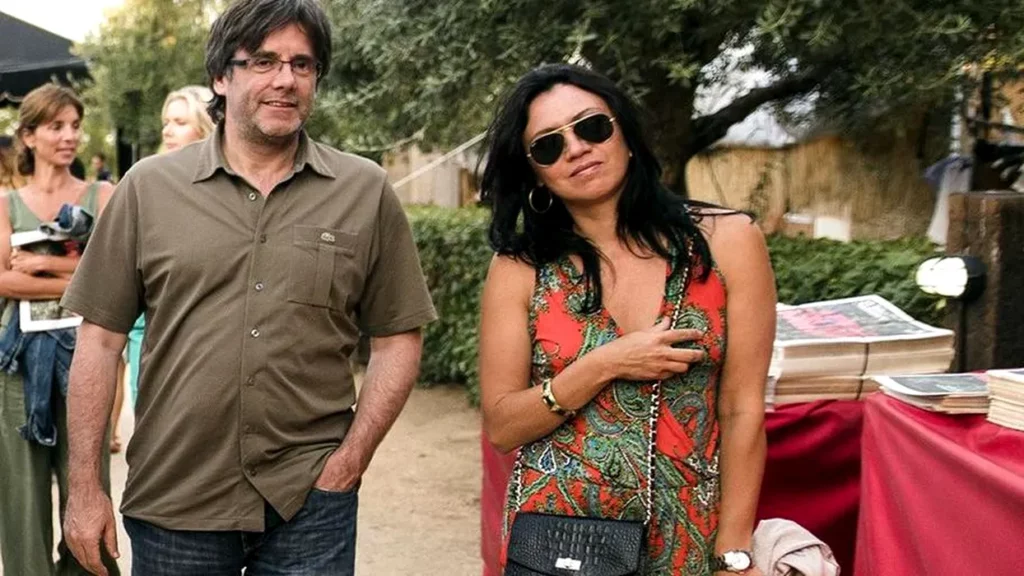 Carles Puigdemont, soțul româncei Marcela Topor, scapă de plata a 4 milioane de euro în dosarul independenței Cataloniei