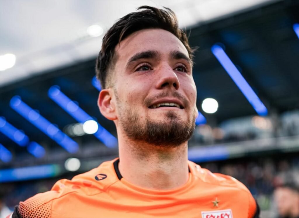 Portarul cu părinți români care bate la porțile naționalei Germaniei. Dennis Seimen se pregătește de debutul în Champions League