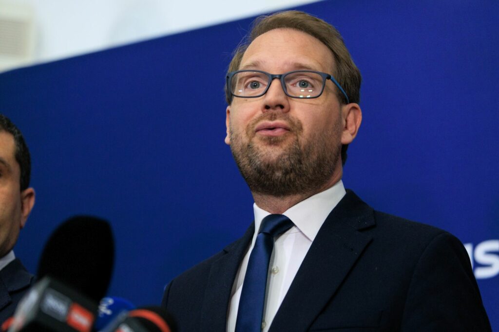 USR nu susține Guvernul Niculescu. Fritz: „Eu nu cred în miniștri independenți”