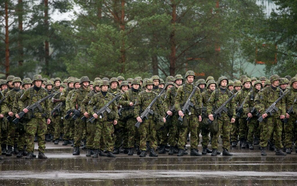 Estonia își mută trupele la 50 de km de Rusia și schimbă strategia de apărare: „Trebuie să începem de la graniță”