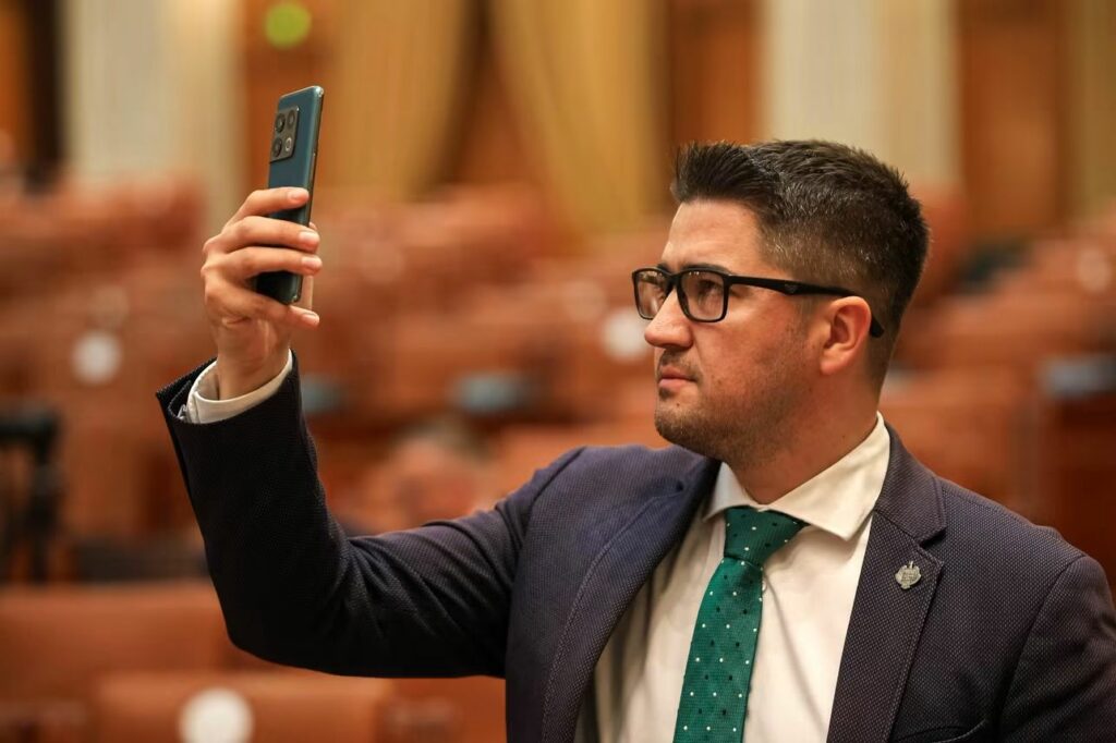 VIDEO | Brian Cristian, deputat USR, despre ChatGPT în Parlament: Mulți parlamentari folosesc deja aproape integral AI