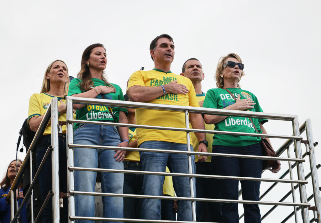 Alegeri prezidențiale în Brazilia: Flavio Bolsonaro, în fața lui Lula da Silva în primul tur