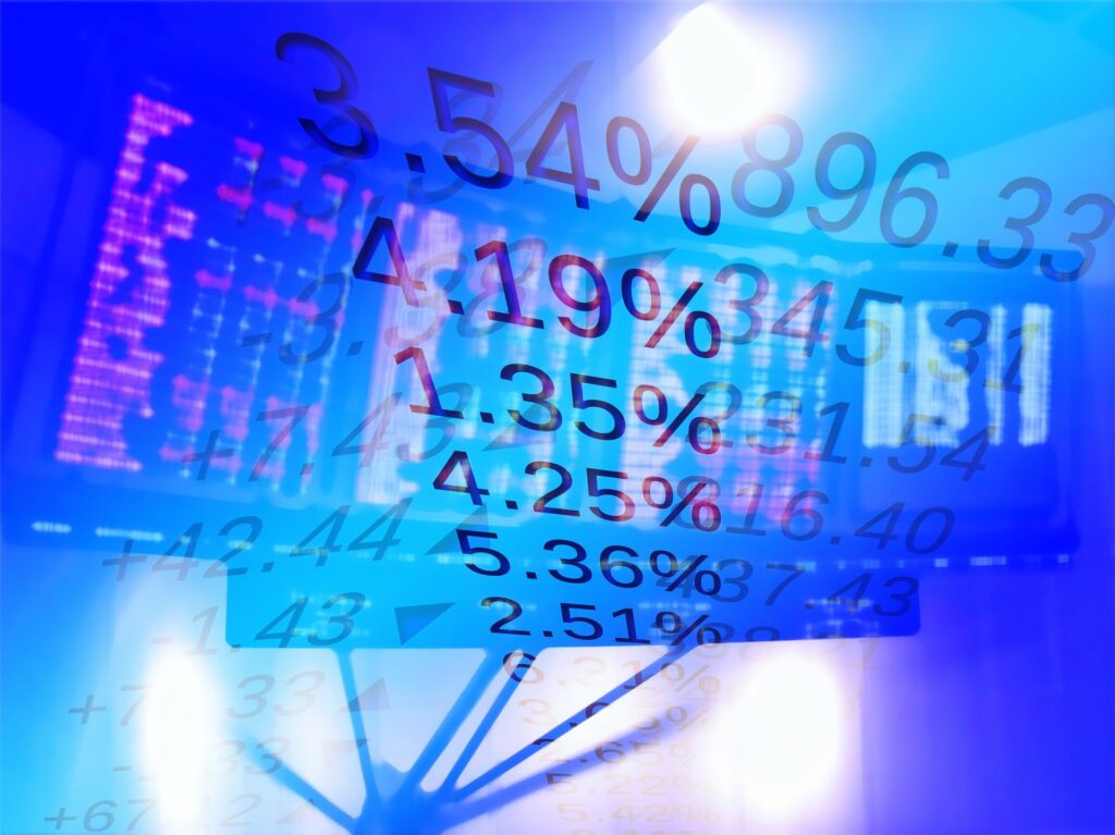 Inflația sperie mai puțin investitorii. Bursele cresc, iar prețul petrolului scade