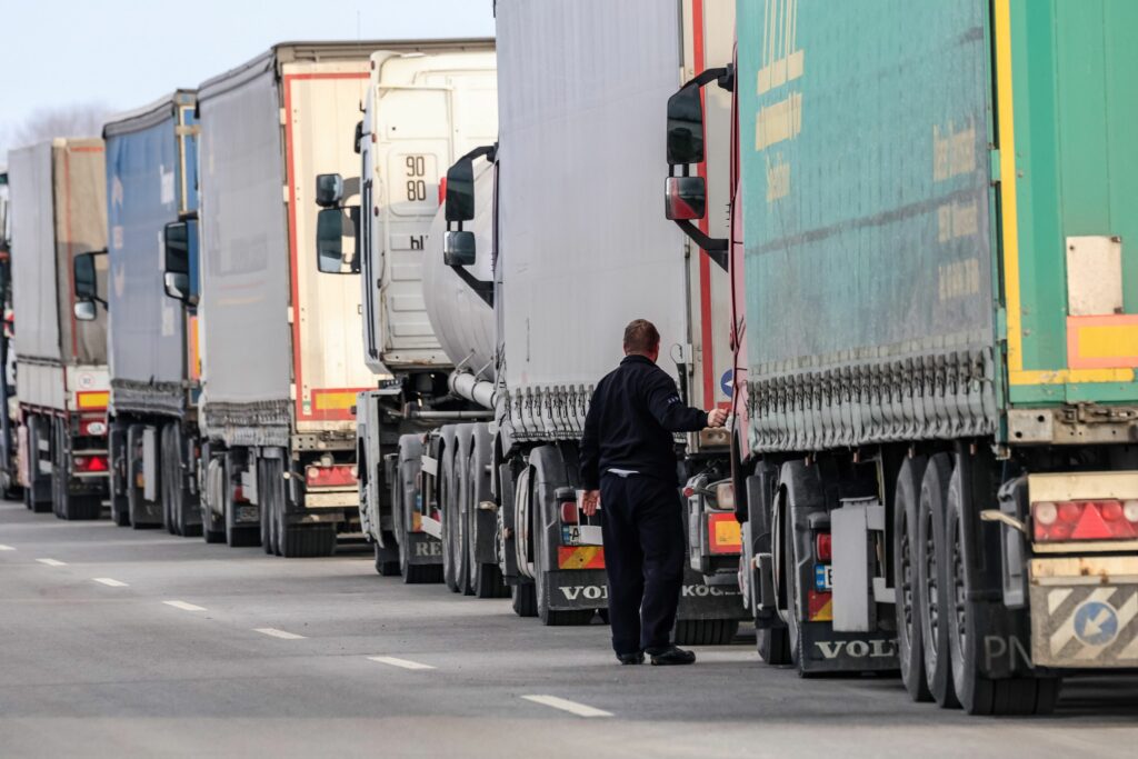 Italia se confruntă cu probleme de aprovizionare. Protestele transportatorilor lasă rafturile unor supermarketuri goale