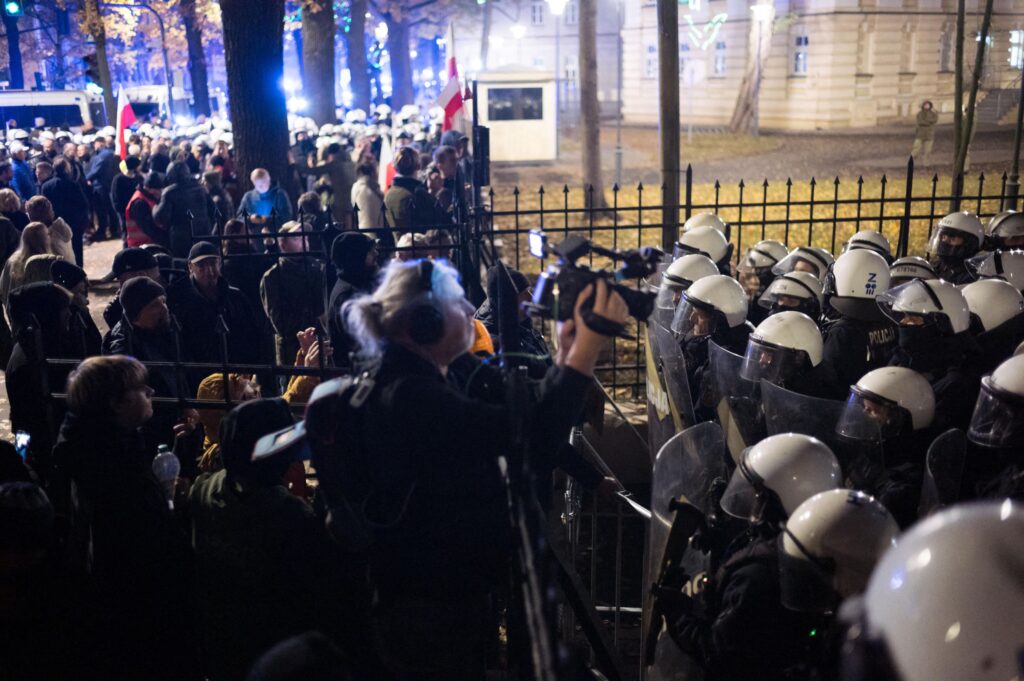 Criza din Polonia explicată. Cum s-a ajuns la haosul de la Varșovia și ce urmează