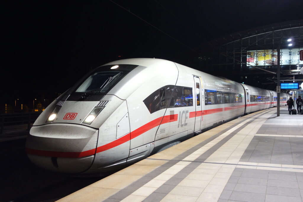 Un tren german nu a fost lăsat să intre în Elveția din cauza unei întârzieri de 13 minute