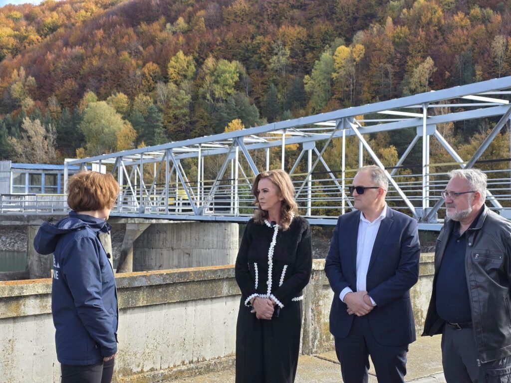 Ministra mediului, vizită la barajele Paltinu și Măneciu. Grup de lucru pentru intervenții