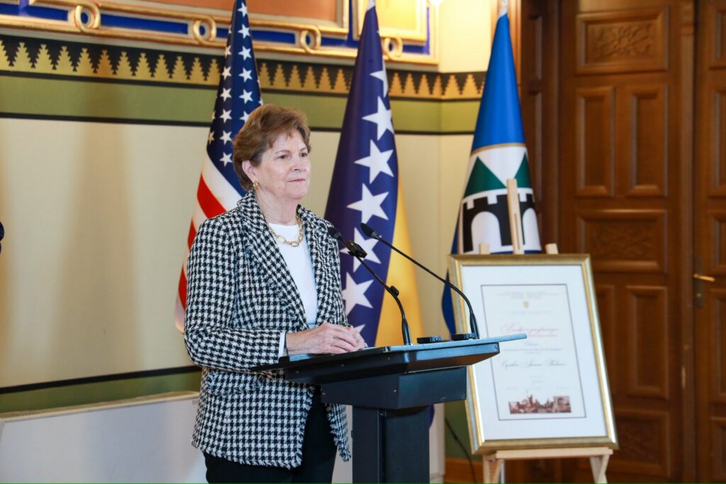Doi senatori americani îi cer lui Trump să aplice imediat noile sancțiuni împotriva Rusiei
