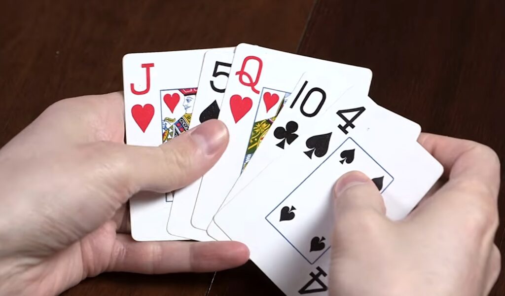 Un hacker a trișat la poker online și ar fi câștigat milioane de dolari. Cum putea să vadă cărțile adversarilor
