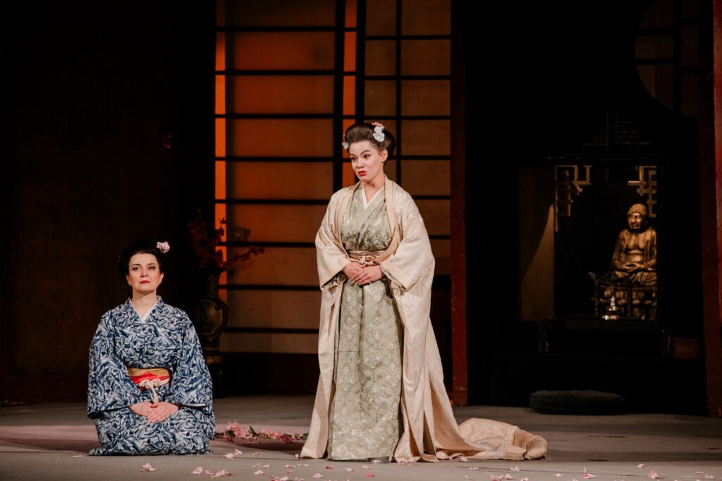 „Madama Butterfly” de Giacomo Puccini – o iubire fără granițe, o promisiune care sfidează timpul și o tragedie care frânge sufletul, pe scena Operei Naționale București