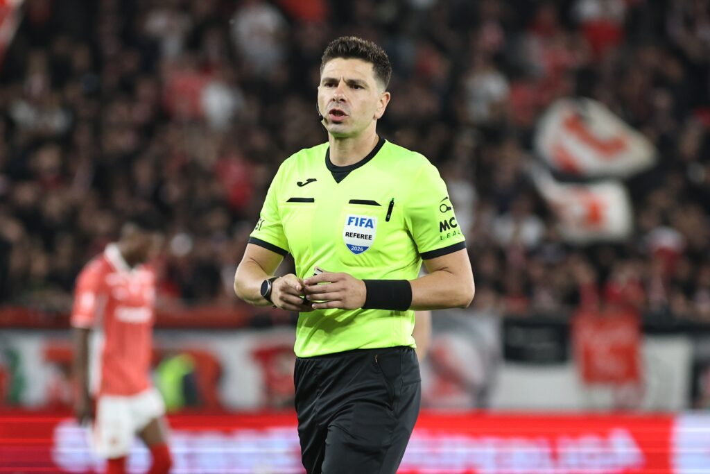 Arbitrii români Marian Barbu și Radu Petrescu, delegați să conducă meciuri în etapa a 2-a din UEFA Conference League