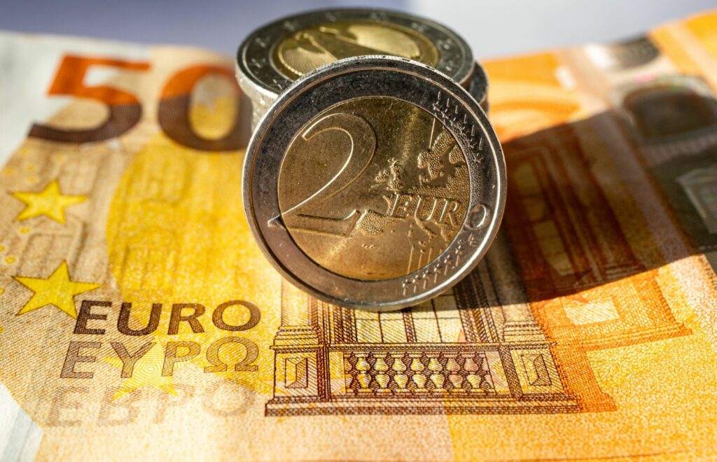 Monedele de 2 euro pe care colecționarii le caută. Una dintre ele valorează de peste 1.500 de ori suma înscrisă