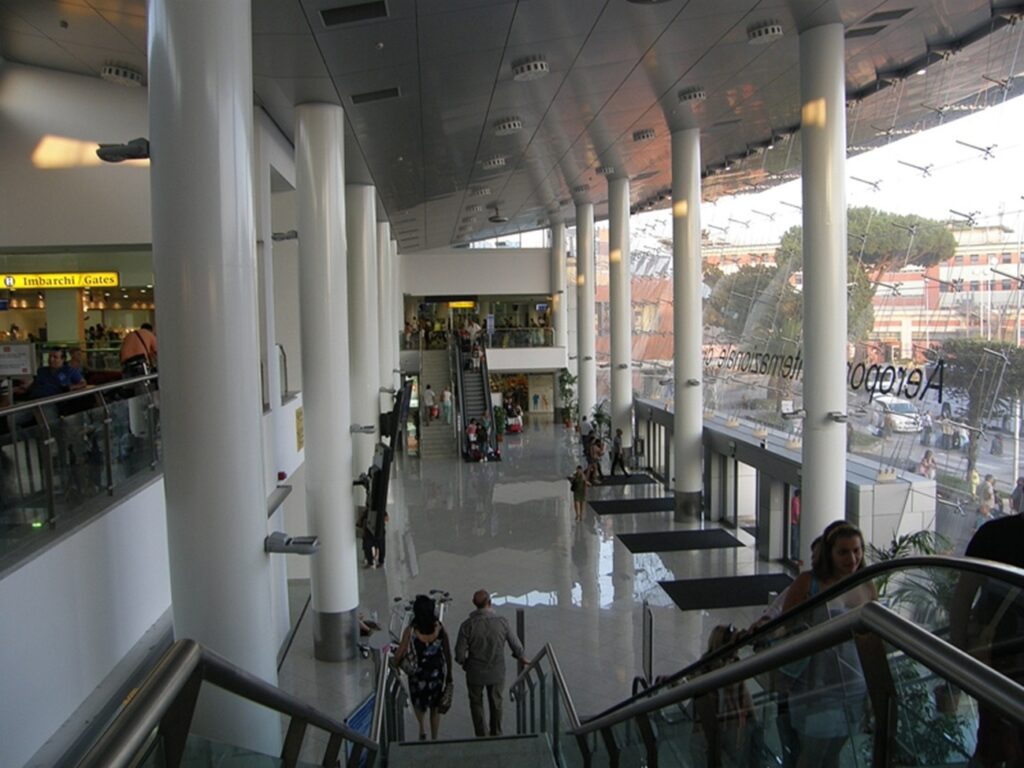 Un important aeroport european se va închide pe toată durata lunii, zborurile fiind suspendate. Zborurile se mută la alt aeroport, dar niciunul spre România