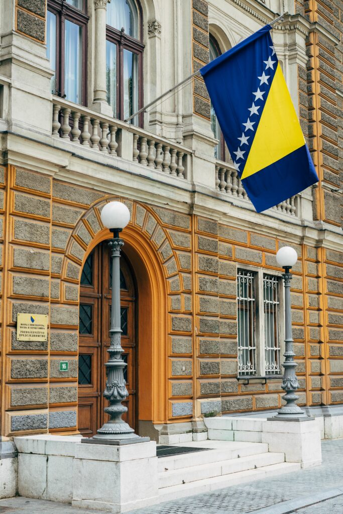 Cele mai complicate alegeri din lume au loc duminică în apropierea României