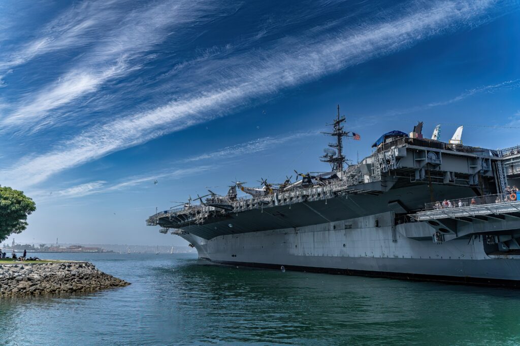 Americanii trimit încă un portavion în apropierea Iranului. O forță navală de temut se adună în regiune