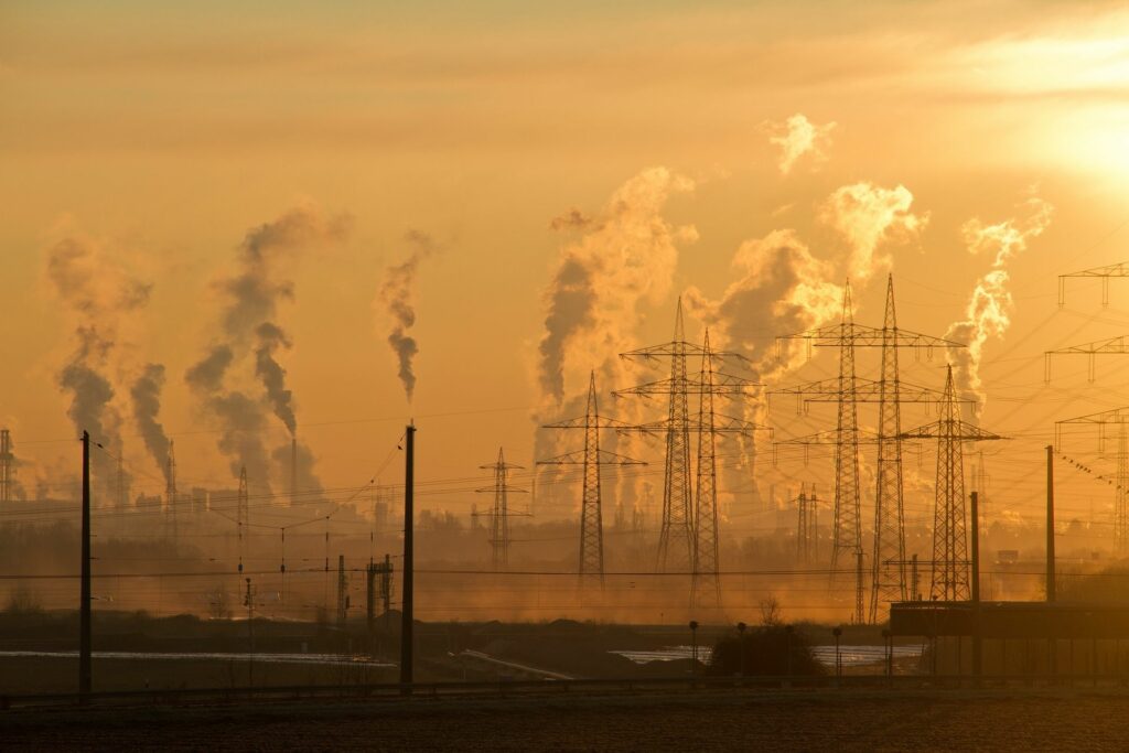 FMI avertizează că economia mondială se apropie de limita rezistenței. Rezervele de petrol scad, iar guvernele au tot mai puține soluții