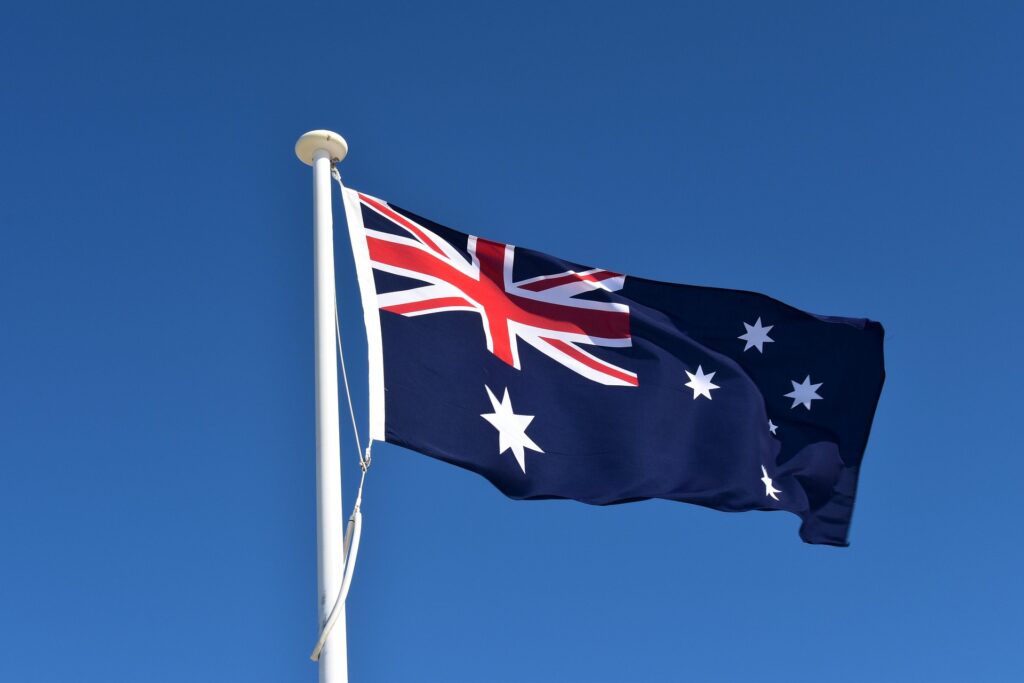 Nou incident șocant în Australia: Un ministru a găsit un glonț gravat cu detalii personale pe capota mașinii