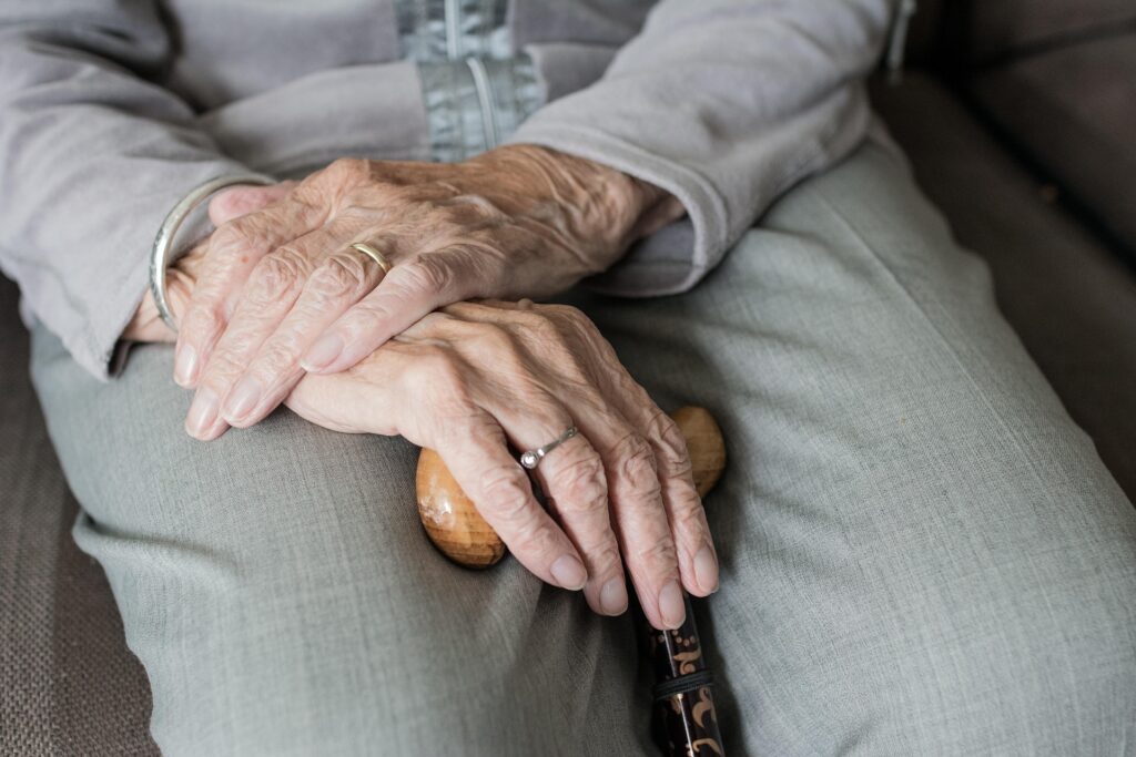 Populaţia după domiciliu a României, în scădere. Fenomenul de îmbătrânire demografică s-a accentuat