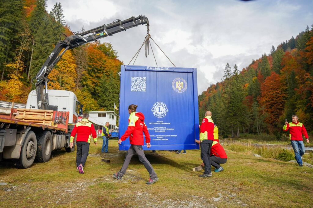 Două refugii montane vor fi instalate în Argeș, în Munții Făgăraș și pe Vârful Bătrâna | Turiștii vor avea acces pe bază de cod