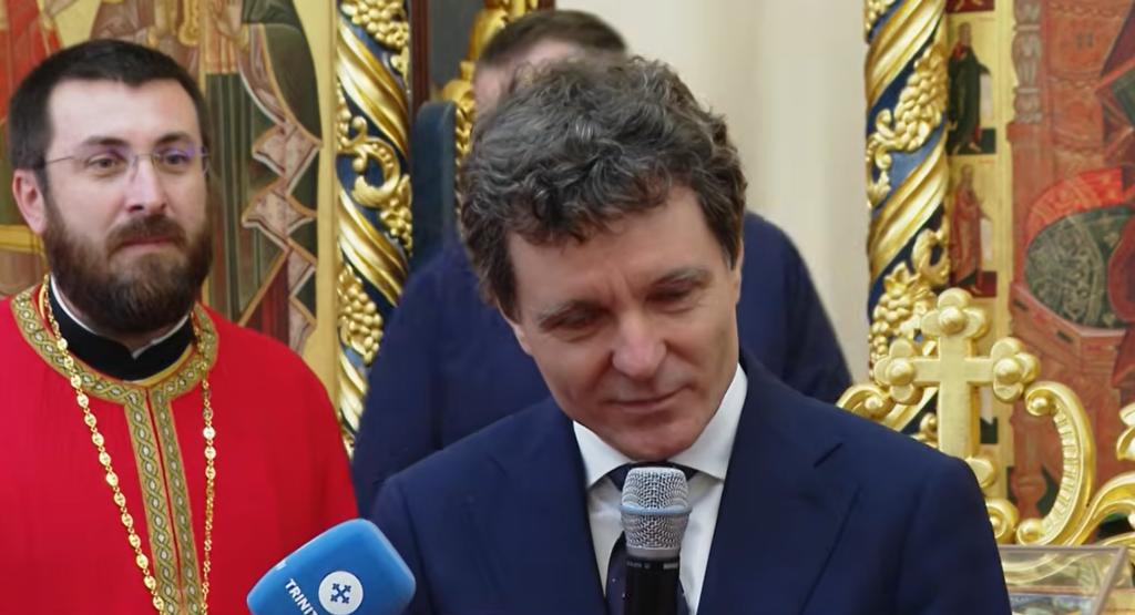 Nicușor Dan a mers la biserică înainte de consultarea dintre Luca Niculescu și partide