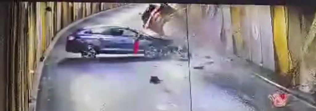 Momentul impactului din Pasajul Unirii a fost surprins de camerele de supraveghere