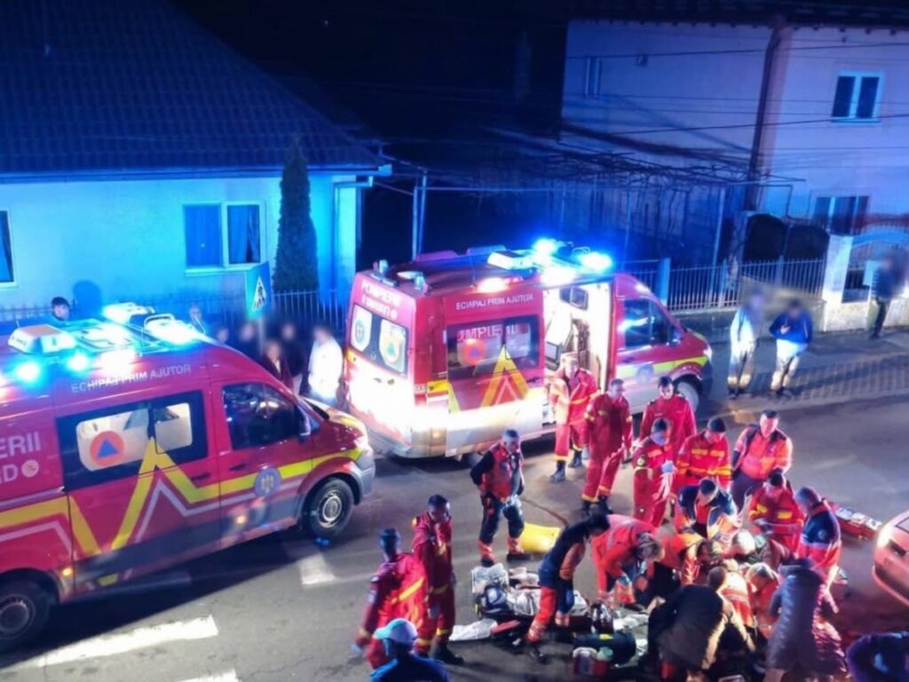 Sibiu: Doi copii de 2 și 4 ani, găsiți în stop cardio-respirator într-o locuință din Tălmaciu. Medicii încearcă să îi resusciteze