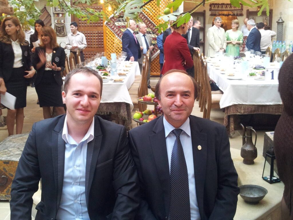 Fiul lui Tudorel Toader, reținut. Procurorii cer arestarea lui pentru viol și agresiune sexuală asupra unor studente