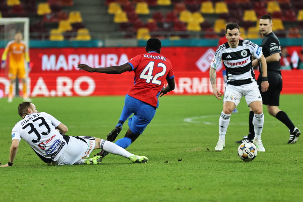 Modificări în programul etapei a 14-a din Superliga de fotbal. Când se joacă U Cluj – FCSB