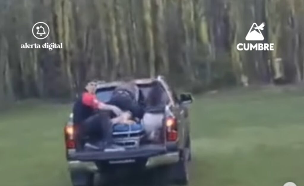 Fotbalist în comă după 3 stopuri cardiace. Ambulanța de la stadion avea ușa blocată