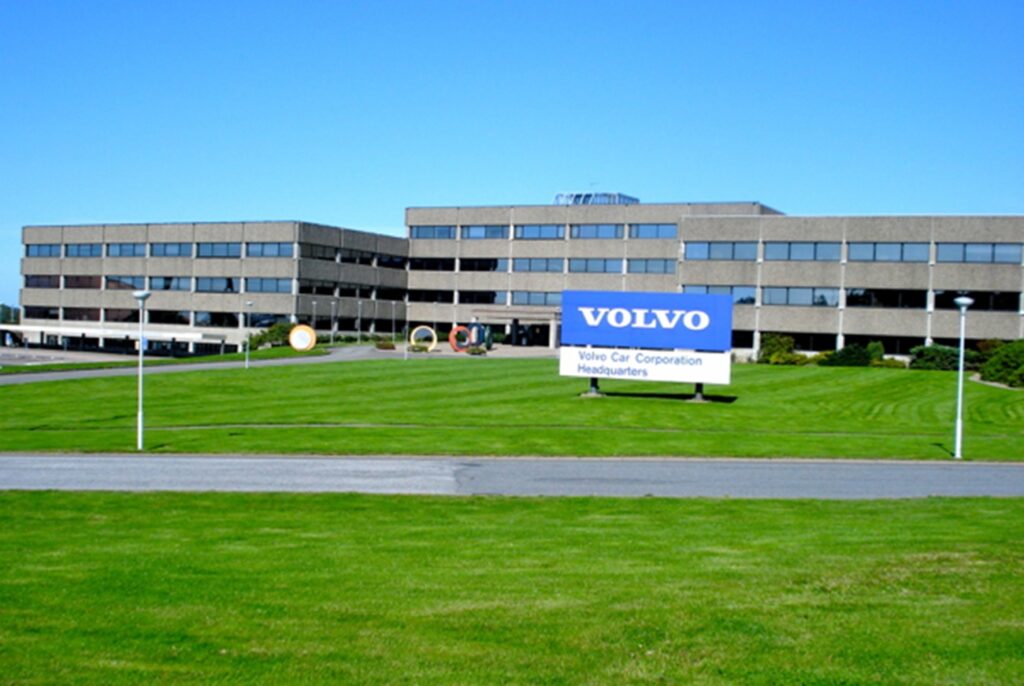 Volvo taie 2.500 de posturi, la un an după ce a renunțat la 3.000 de oameni