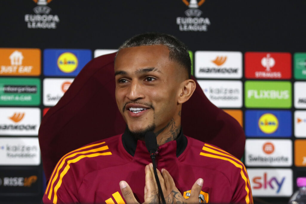 Fotbalistul Romei Wesley, în centrul unui scandal după ce soția îl acuză că a înșelat-o