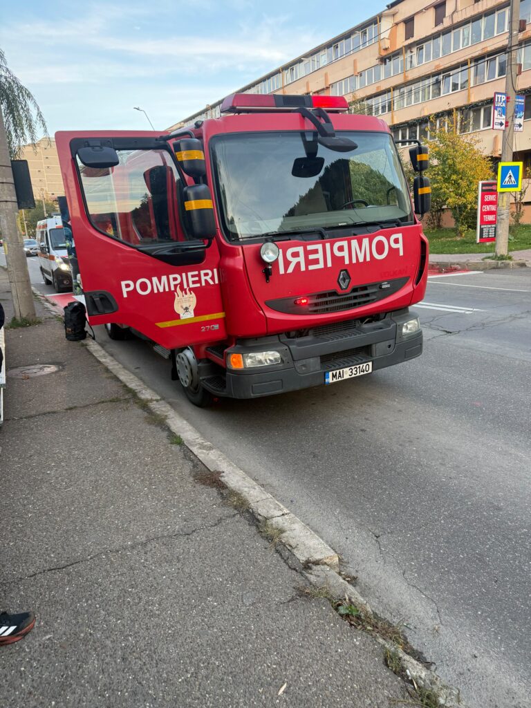 Un bărbat de 48 de ani a căzut în râul Cuejdi, la Piatra-Neamț. Pompierii l-au scos din apă
