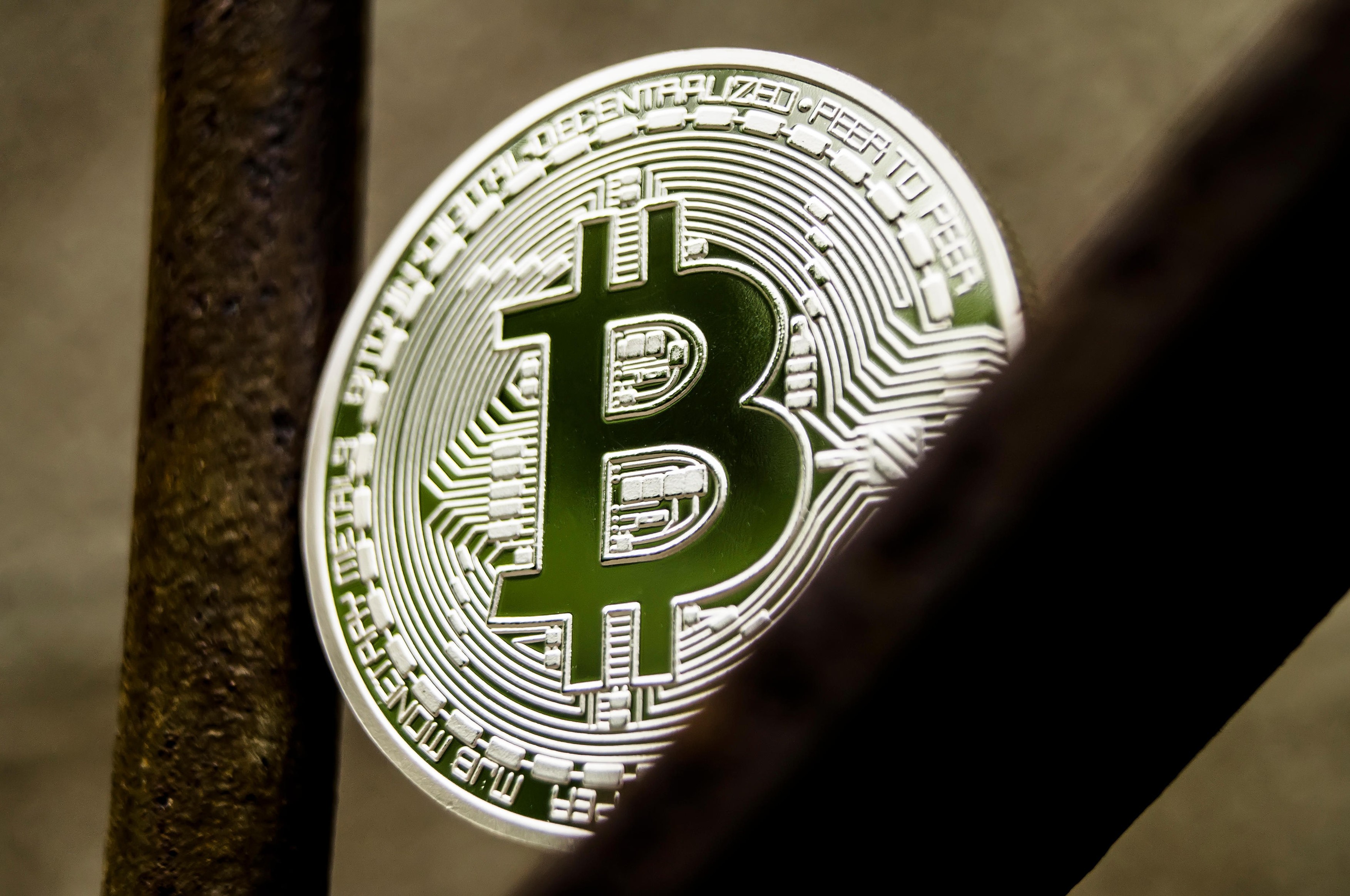Bitcoin, din nou în scădere. La ce valoare a ajuns cea mai valoroasă monedă  virtuală