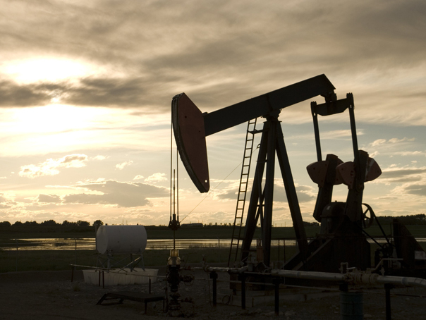 Prețul petrolului crește cu peste 1% în contextul unui posibil atac israelian asupra Iranului