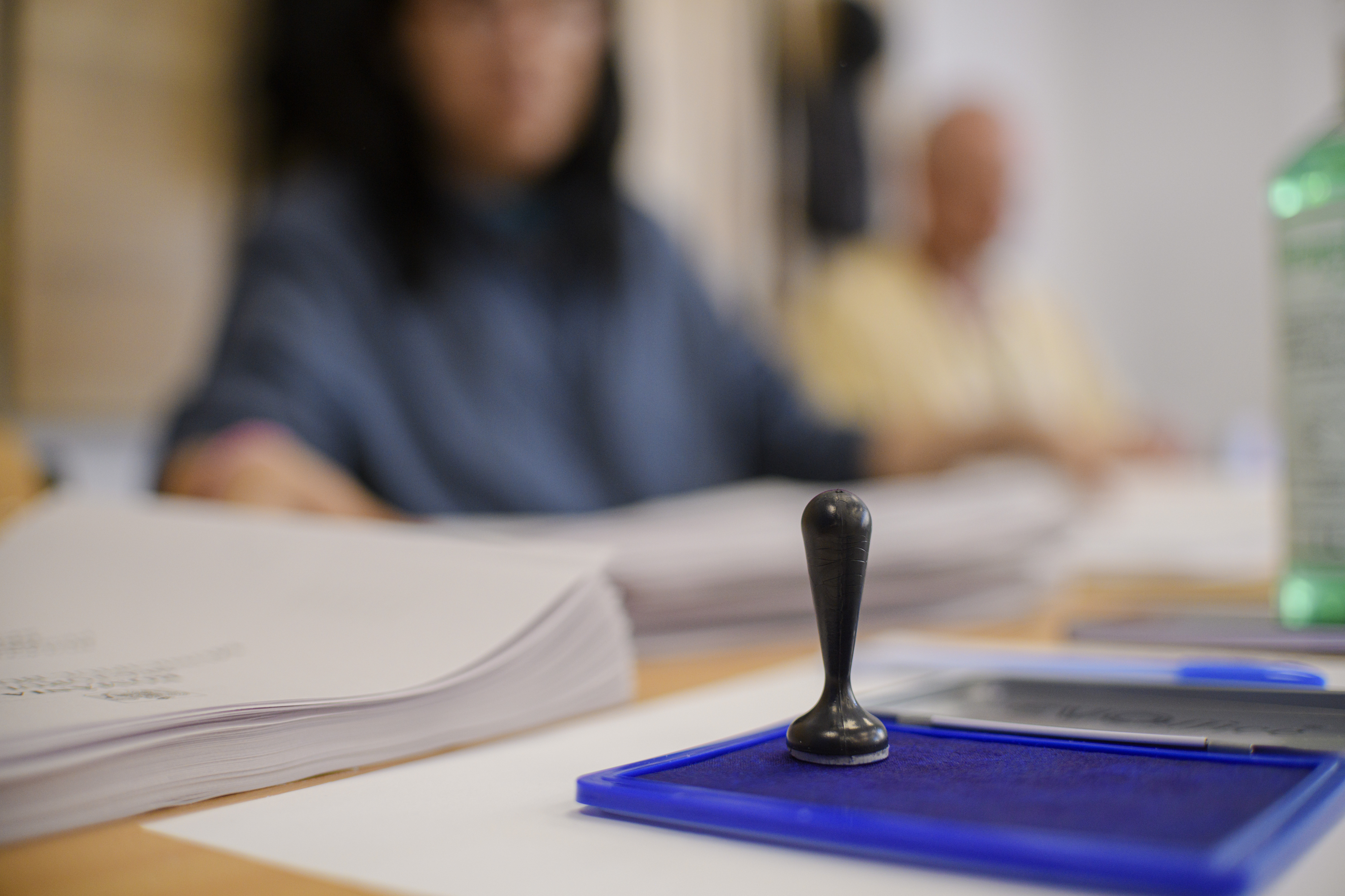 O femeie în vârstă a leșinat la o secție de votare din Ploiești