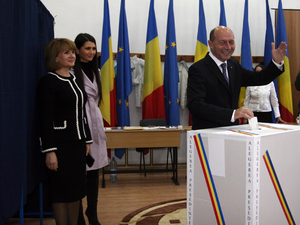 Traian, Maria şi Elena Băsescu