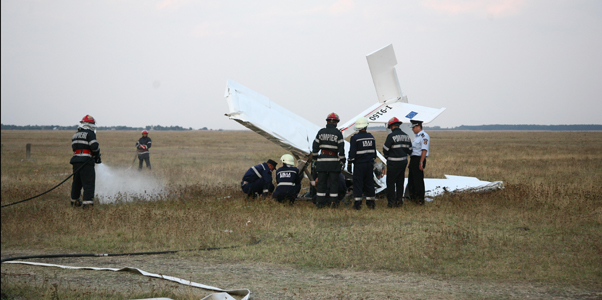 Un avion s-a prăbuşit în localitatea buzoiană Costeşti