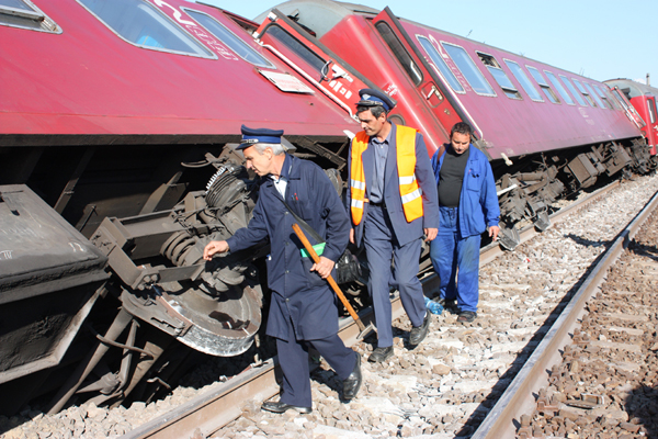 Tren deraiat