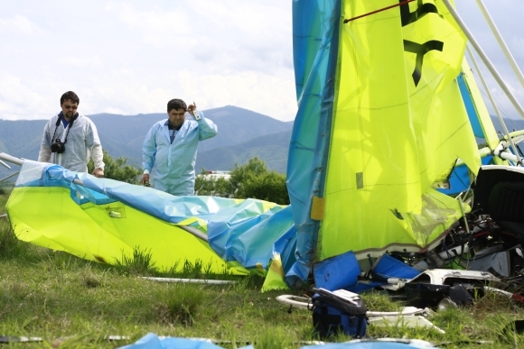 Un deltaplan s-a prăbuşit pe aerodromul din Cisnădie, pilotul a murit (Imagine: Ana Poenariu/Mediafax Foto)