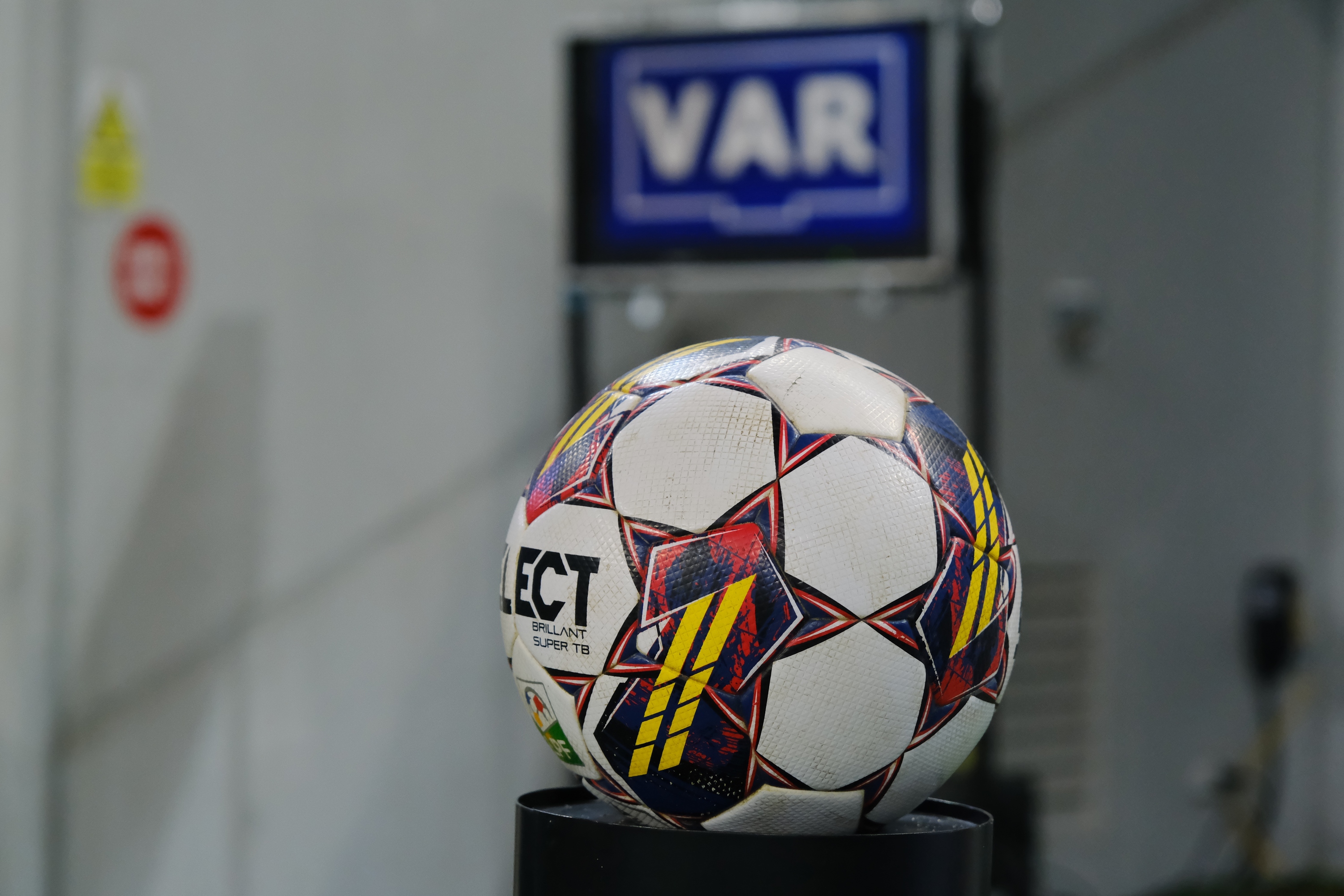  Deschiderea Etapei a Doua din Play-off Promite Un Duel Incitant între Petrila și Mitriță! Statistici, Confruntări Anterioare și Parcursul Echipei lui Șumudică înaintea Marelui Meci de Sâmbătă.