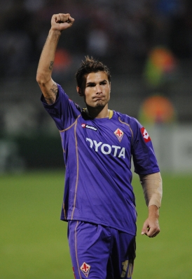 Mutu a marcat golul echipei Fiorentina în meciul cu Bologna, scor 1-1 (Imagine: Mediafax Foto/AFP)