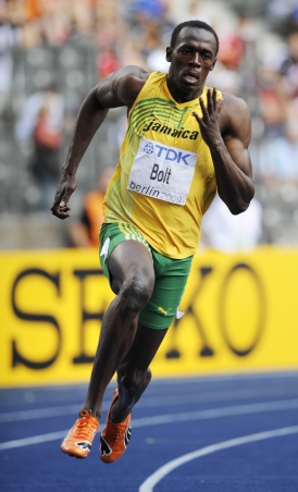 Usain Bolt a mai stabilit la Berlin recorduri mondiale la 100 metri (9.58) şi 200 metri (19.19).